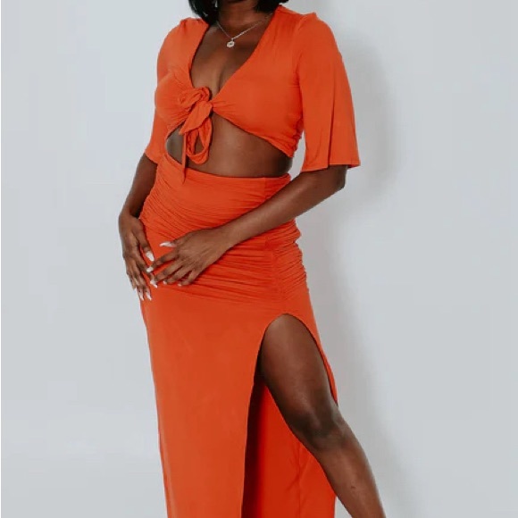 Klassy Network Resort Crop Front Tie Orange XL - Picture 2 of 2